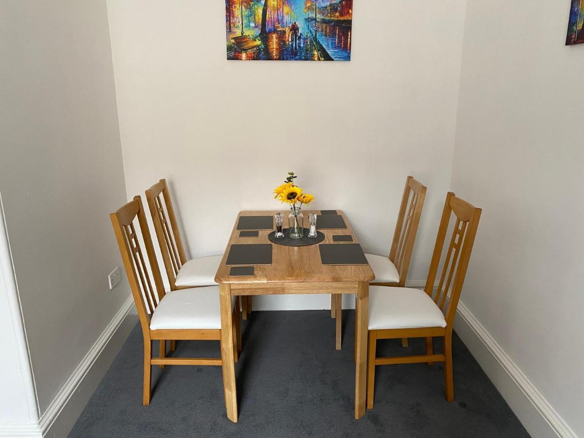 Impeccable 1-Bed Apartment Perth A Home From Home Екстериор снимка