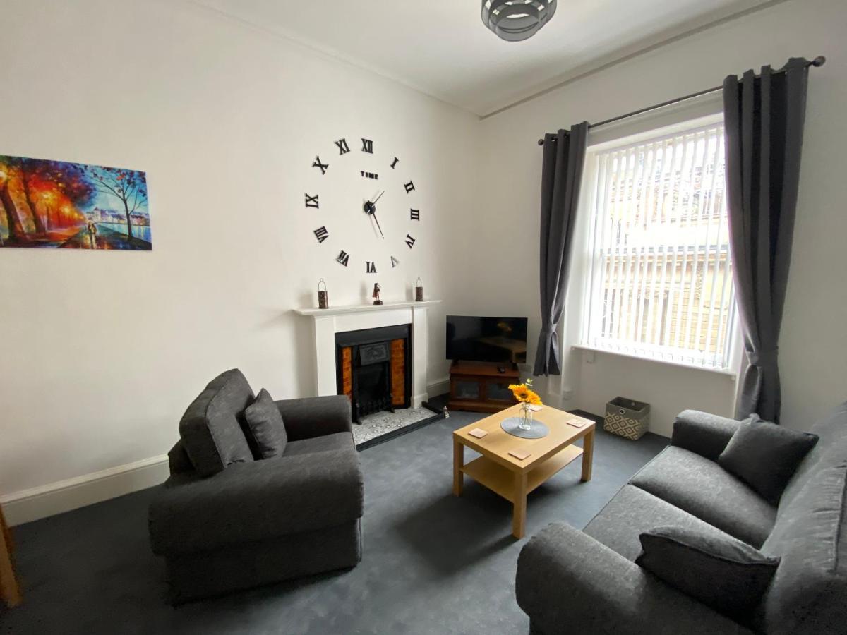 Impeccable 1-Bed Apartment Perth A Home From Home Екстериор снимка